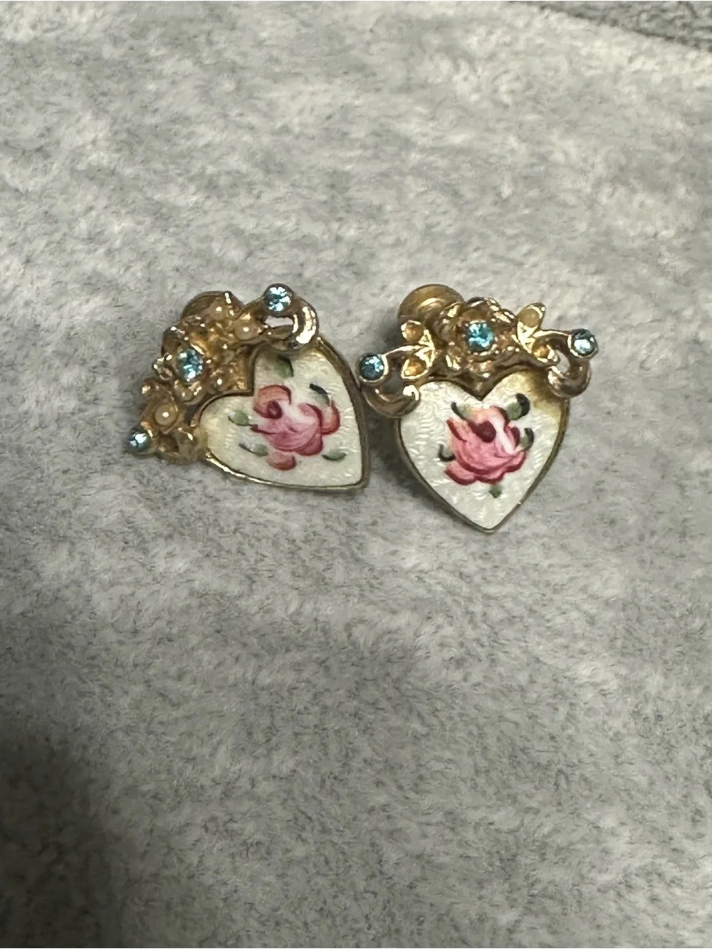 Vintage Coro Heart Guilloché Enamel Rose Screwback Earrings Blue GoldTone Signed